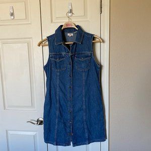 Levi's Large Denim Collared Sleeveless, Snap Front, Chest Pockets Western Sheath